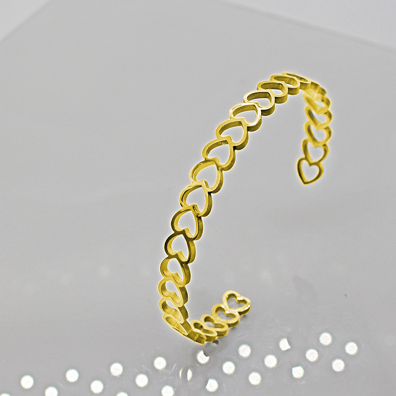 Retro Heart Shape Stainless Steel Plating Bangle 1 Piece