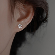 花朵鋯石耳釘女小眾設計感氣質耳飾品純銀批發法式鑲鑽花卉耳骨釘