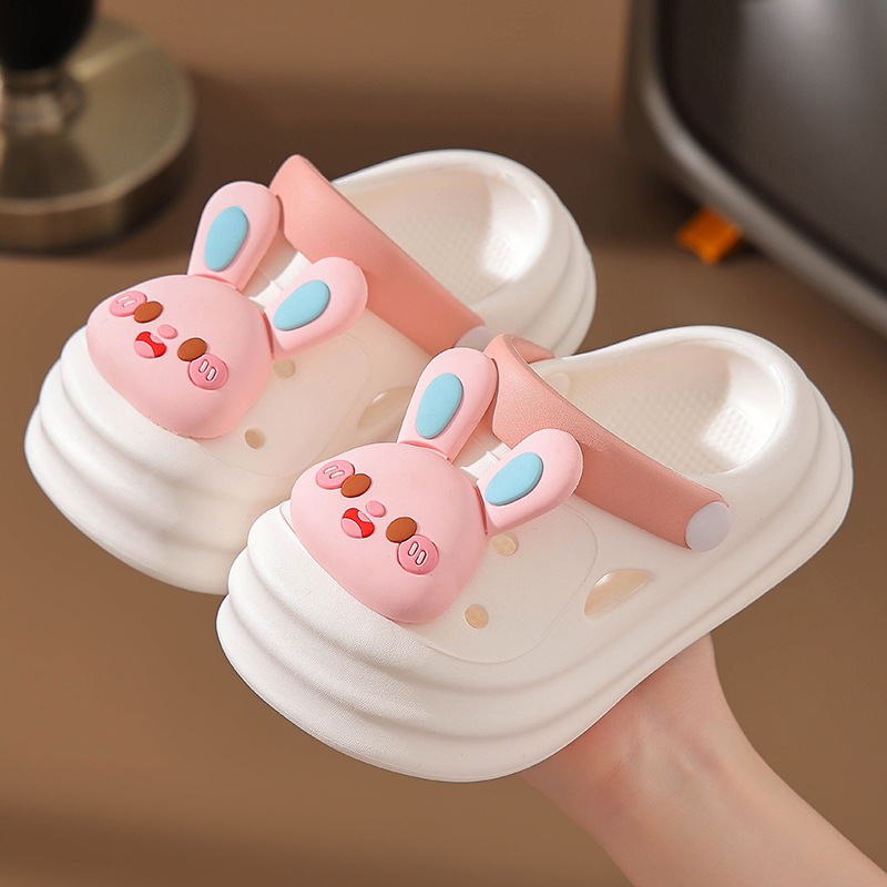 Niños zapatos de agujero lindos dibujos animados princesa niñas zapatillas frías de verano para niños de interior EVA resbaladizo bebé niño