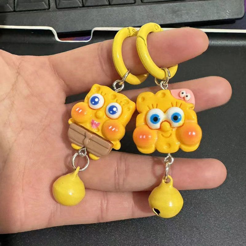 Tarjeta de campana D01 Baby Esponja Pi Big Star Keychain Cartoon nuevos accesorios lindos amigos regalos mochila colgar