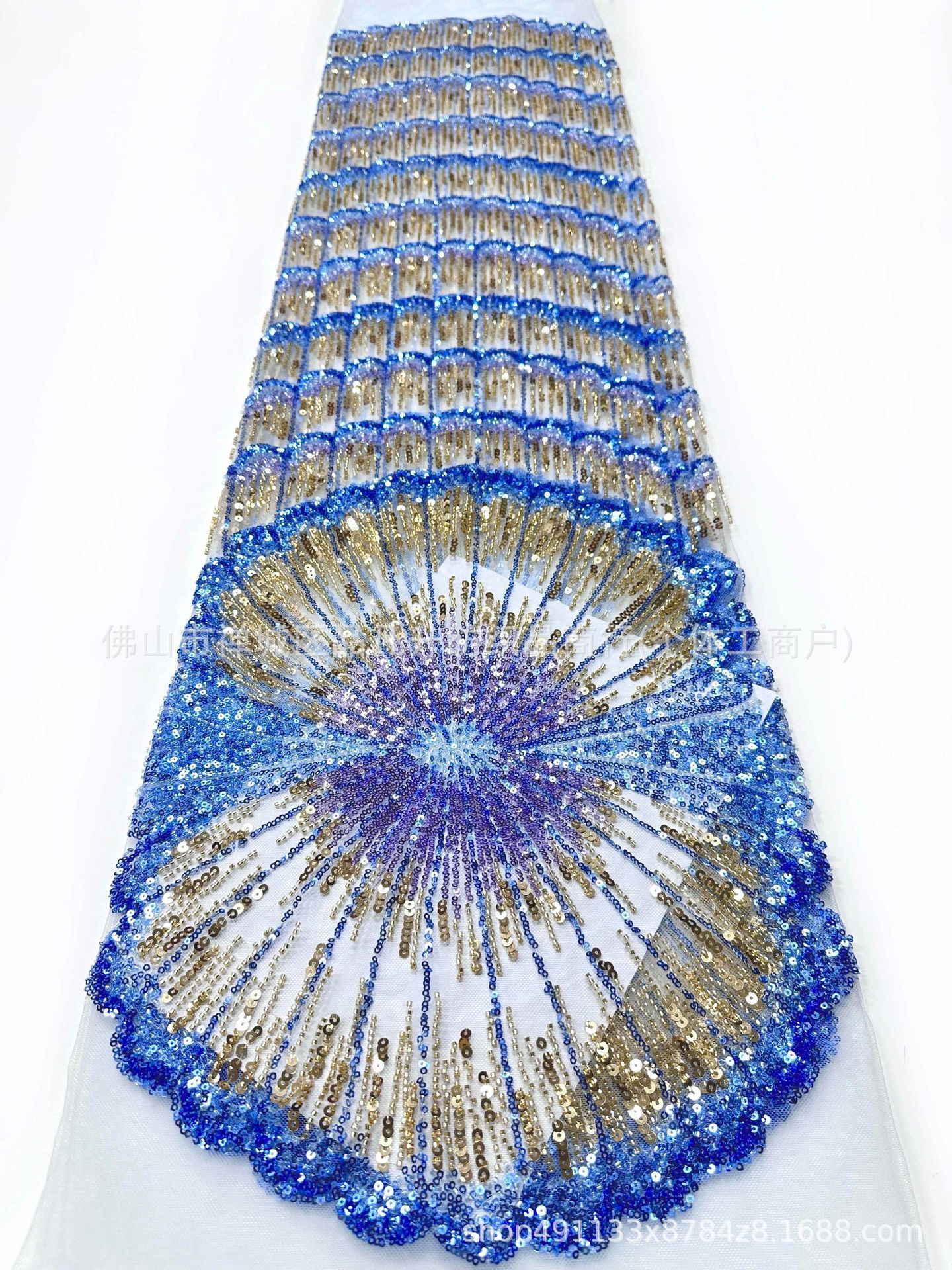 Desfile de pasarela con gran flor en forma de ventilador de sequilla tela de cuentas de clavos ligera cena de lujo alta tela de vestido delgado