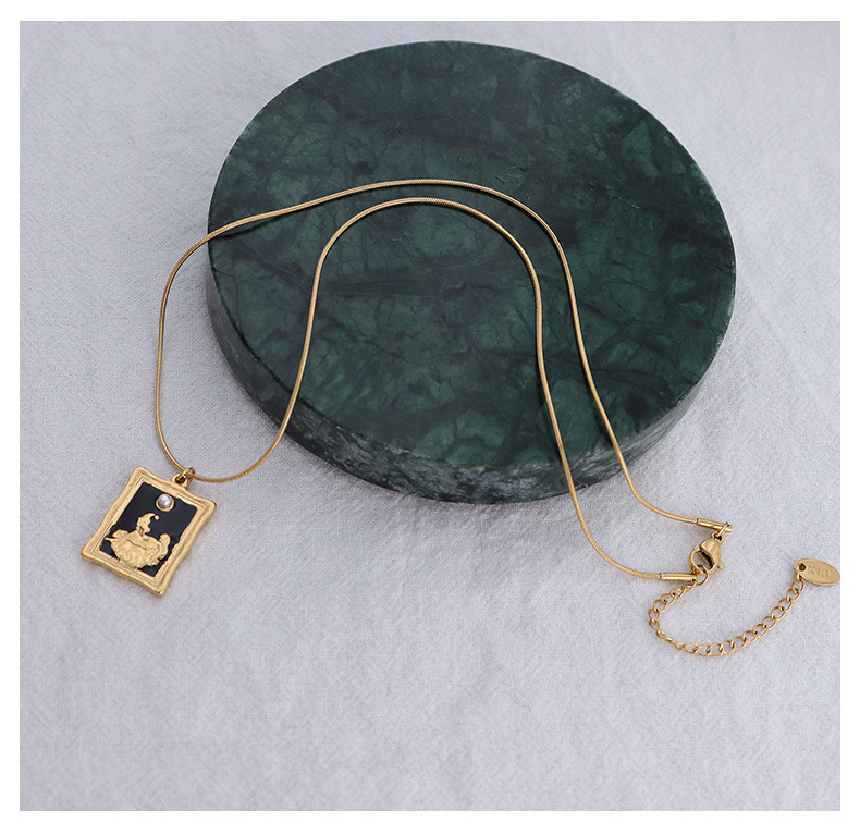 French Choker Square Plate Vintage Photo Frame Pendant Imitation Pearl Design Necklace Titanium Steel Plated 18 Color Gold Necklace P078 display picture 10