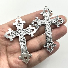 欧米の人気レトロDIYアクセサリー亜鉛合金花藤クロスペンダントアクセサリー