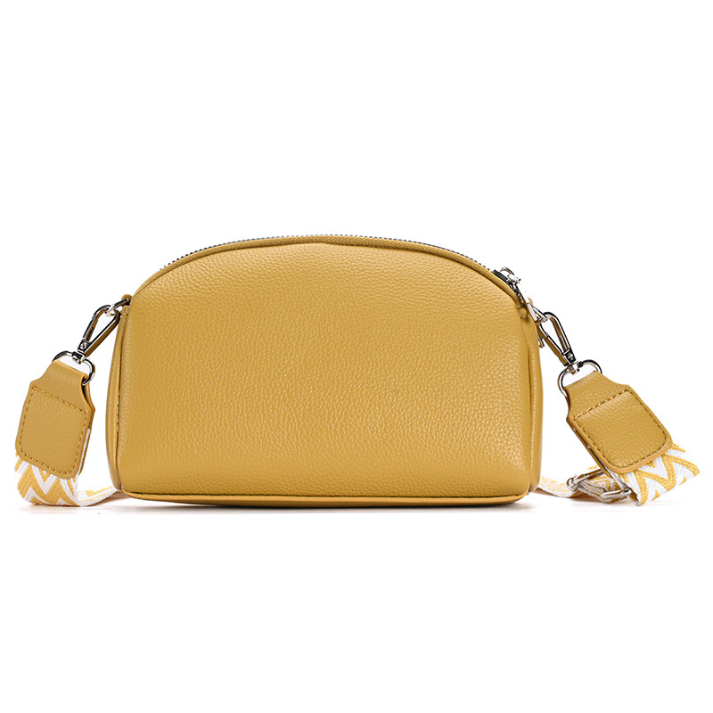 2024 nuevo estilo coreano de viaje a un hombro bolso de brazalete inclinado INS nicho de alta sensación de banda ancha bolso de teléfono móvil de mujer