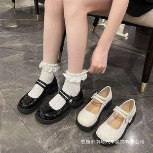 ������С�W���׺�ɫСƤЬ��ϵ��Ů��У���Y�x����Ь�ϳ����ݳ�Ь