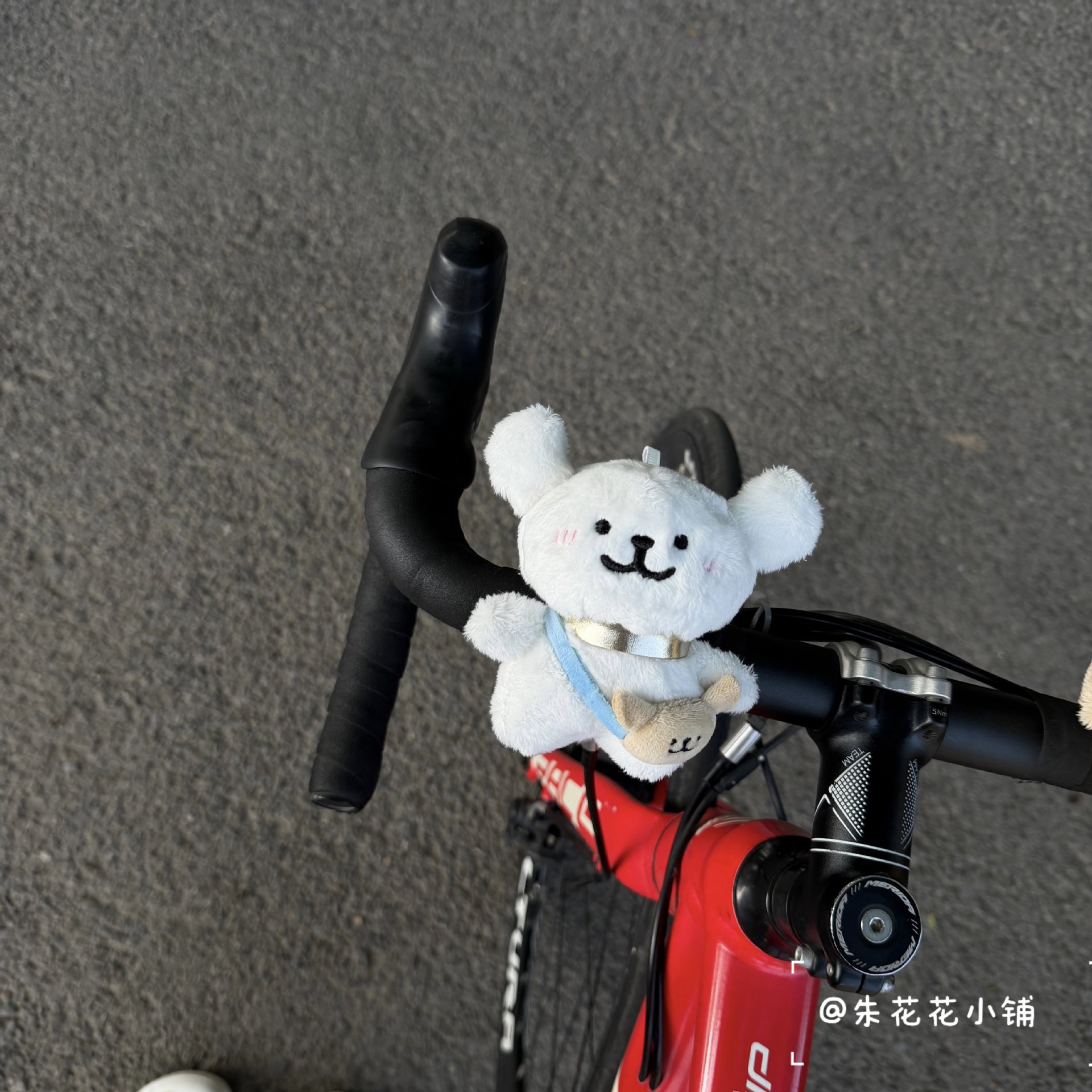 Cute cartoon puppy bicycle decoration accessory, plush toy figure, small pendant for road and mountain bikes