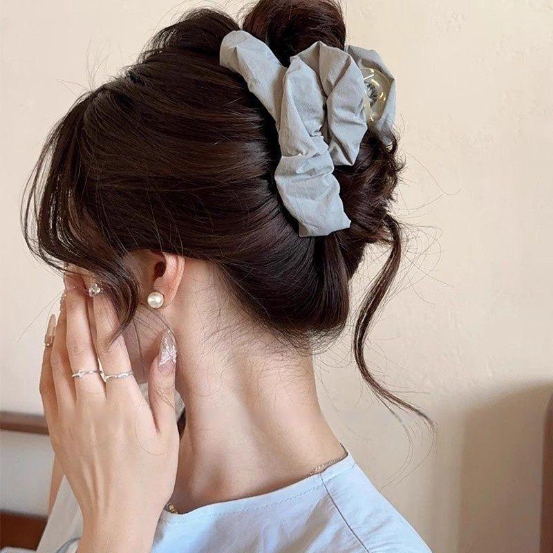 Tela de moda pliegue clip de cabello de alta sensación de gran clip de agarre de cabeza de mujer clip de tiburón temperamento coreano adornamiento de cabello