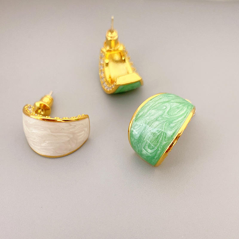 歐美新款時尚小C字形琺瑯釉滴油氣質925銀針耳釘女高級感耳飾批發