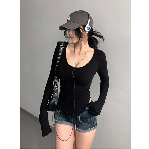 Short, Irregular Long-Sleeved T-Shirt—Ultra-Cool Girl’s Purely Alluring Inner Layer Base Top for Women, Slim-Fit, Early Spring, Sexy Low-Cut Collar