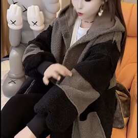 羊羔毛外套女秋冬季2026新款感拼色连帽加厚开衫潮百搭