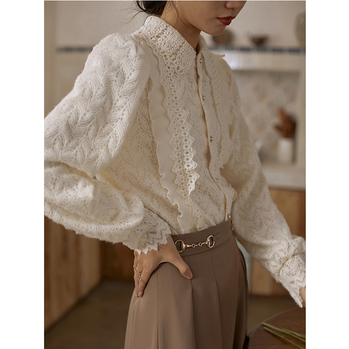 Women's design niche spring and autumn French retro lapel lace shirt with earrings and pearl buttons, velvet top