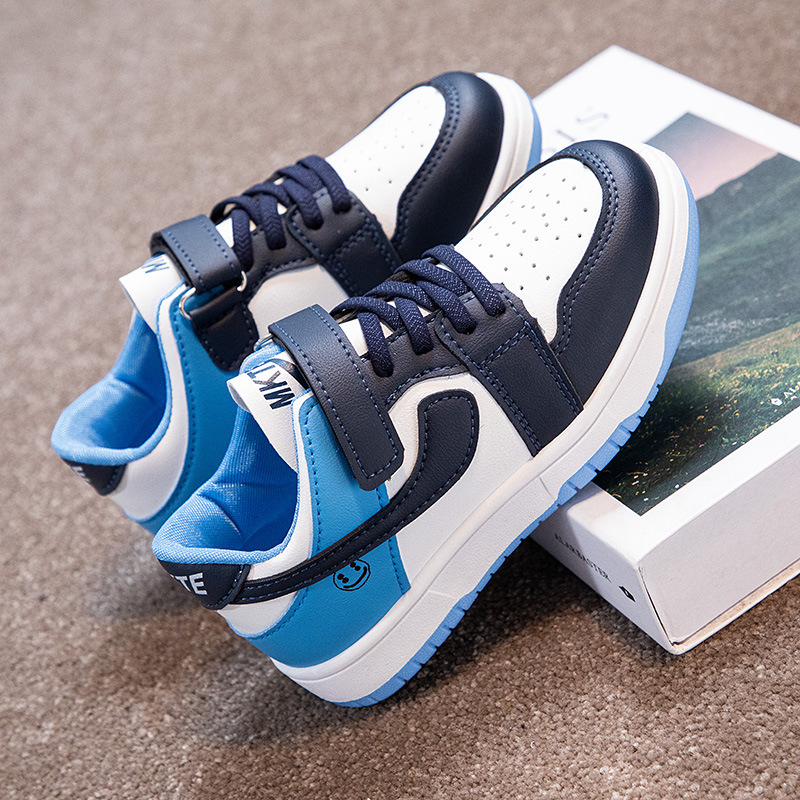 Zapatillas de deporte para niños nuevas 2023 primavera y otoño cómodos zapatos blancos transpirables zapatos para niñas zapatos casuales para niños