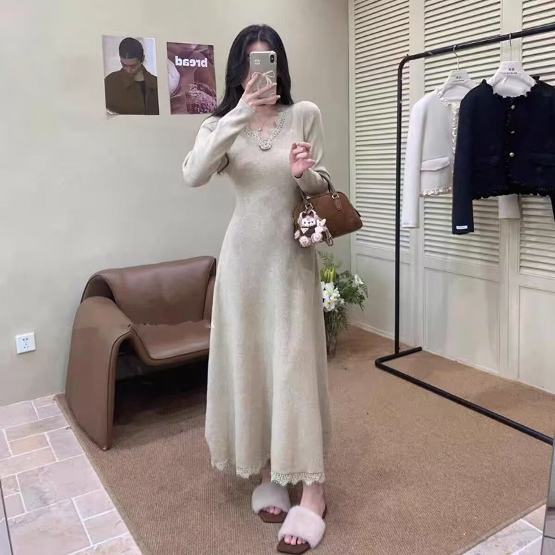 秋冬新款温柔收腰修身显瘦内搭过膝长裙子蕾丝边花朵针织连衣裙女|undefined