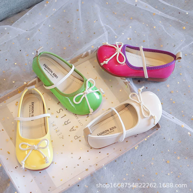 Обувь принцессы для девочек с мелким ртом 2024 осень новая корейская версия бант детская одиночная обувь маленькая девочка мягкая подошва танцевальная обувь