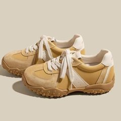 本革徳訓靴の女性モデルが高くなりました。