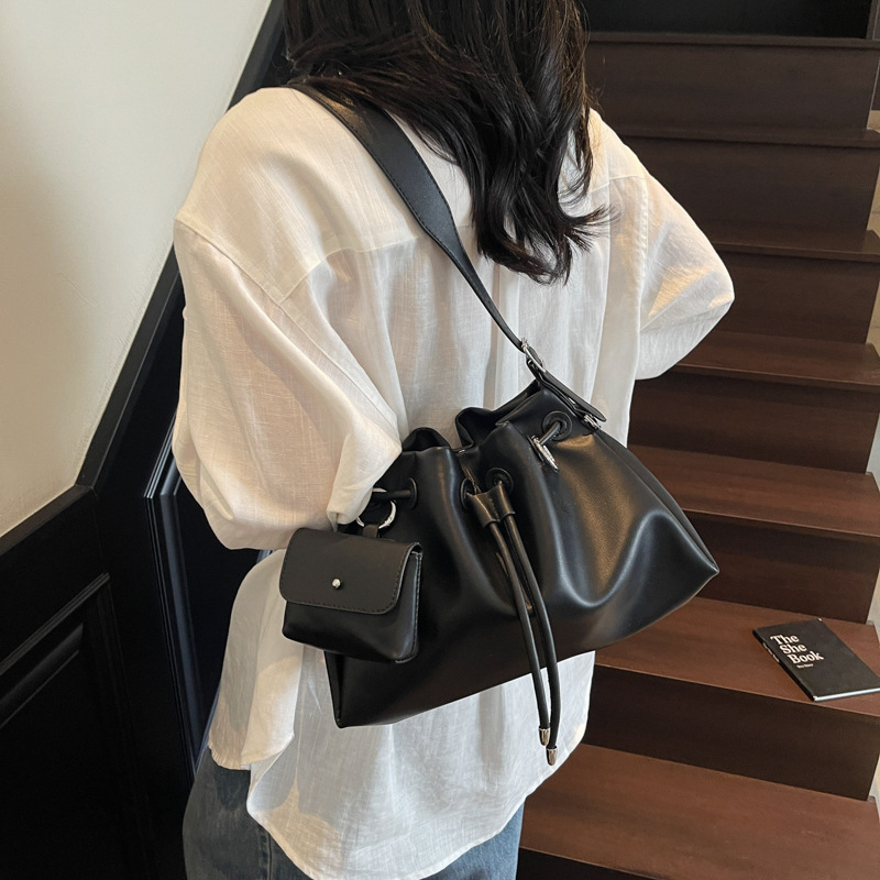 Bolso de cubo retro estilo Hong Kong 2025 verano nuevo bolso de hombro de color de contraste de moda bolso de mensajero de gran capacidad mujer