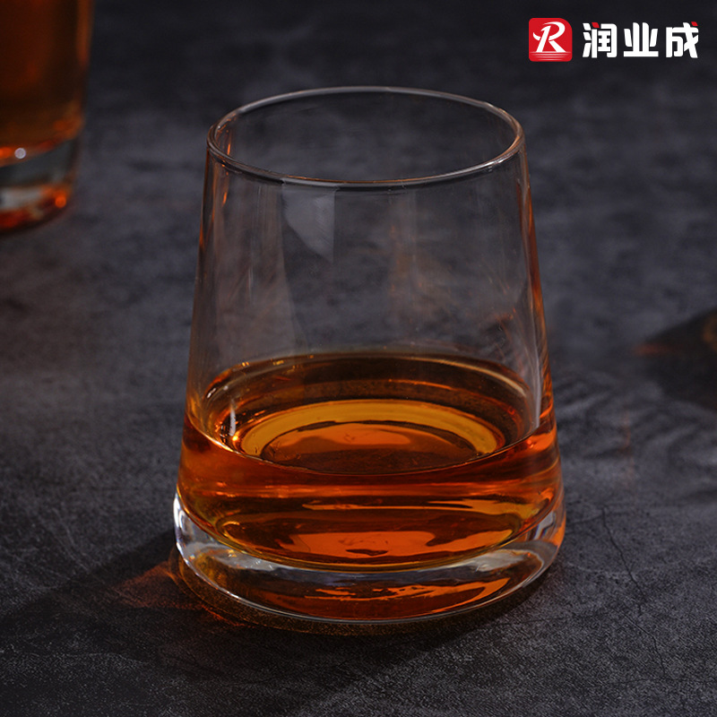Glass tea cup for whiskey
