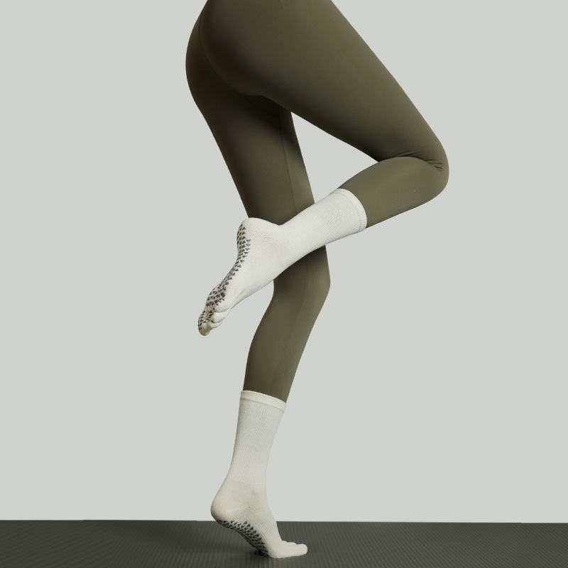 Calcetines de yoga de cinco dedos, estilo delgado de verano, calcetines profesionales antideslizantes de cinco dedos para mujer, calcetines deportivos específicos para Pilates, calcetines de fitness con punta dividida.