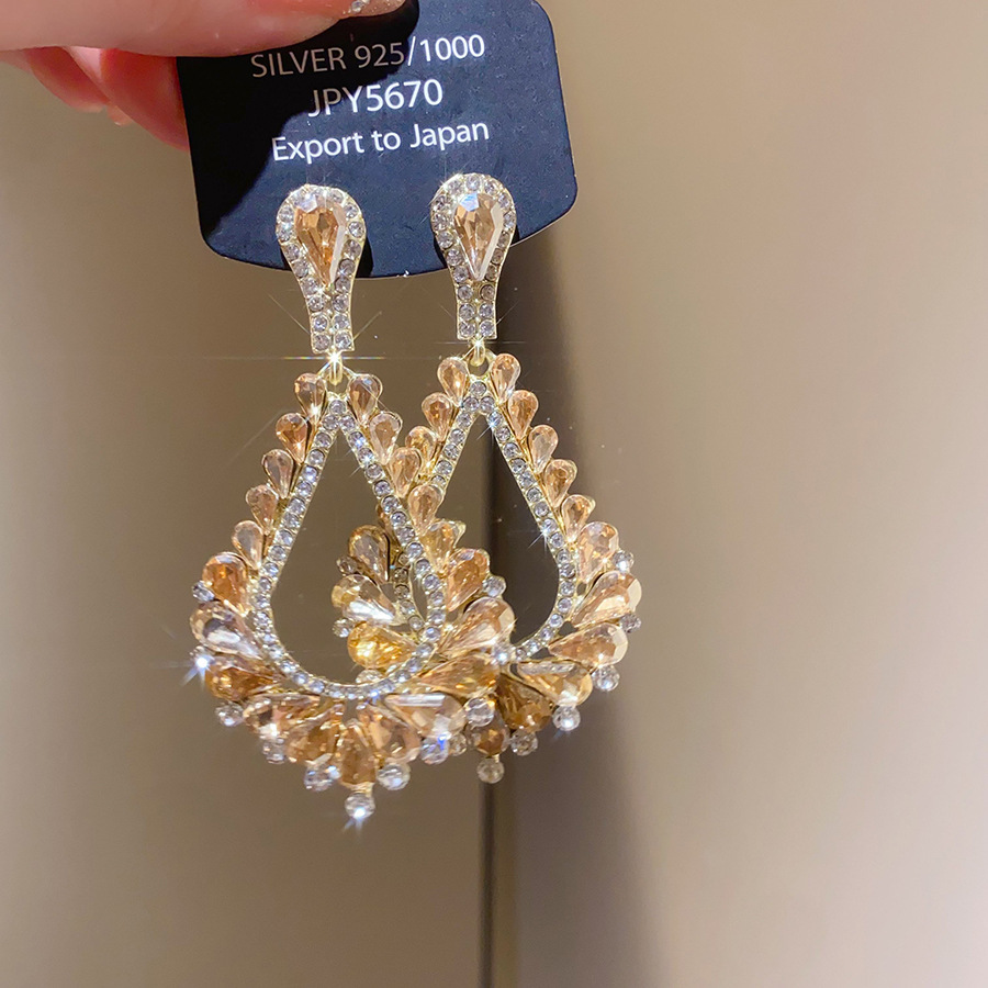 Agujas de plata transfronterizas flores de zircón aretes de bordillo estilo de moda pernos de auriculares lujosos de alto nivel de diseño de auriculares nicho