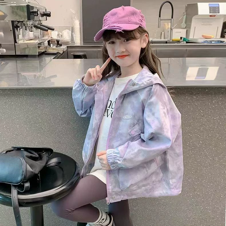 Девочки 2024 новые пальто весна и осень иностранные корейские повседневные куртки осенние детские кардиганы с капюшоном