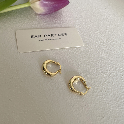 Hoop Earrings  New Trendy Internet Celebrity Oval Hoop Earrings French Retro Round Face Slimming Earrings Autumn and Winter