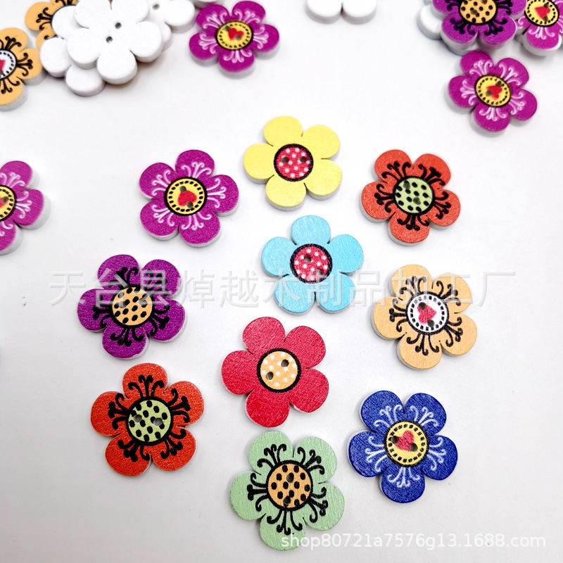 Suministro de botones de madera impresos con fondo blanco botones de flores impresos botones de ropa infantil decoración diy 50