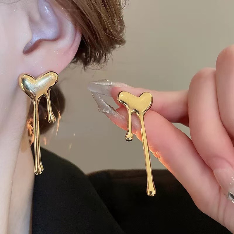 금