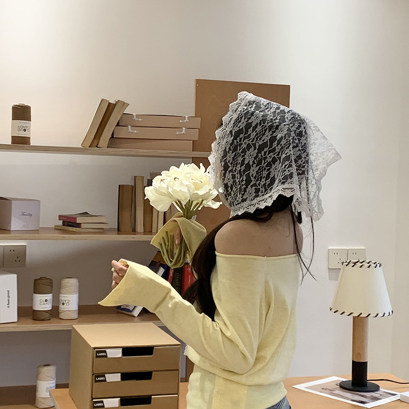 Turbante de mujer estilo pastoral primavera y verano nuevo estilo francés bufandas de encaje triangulares turbante de mujer bufandas de cabello bufandas de seda al por mayor