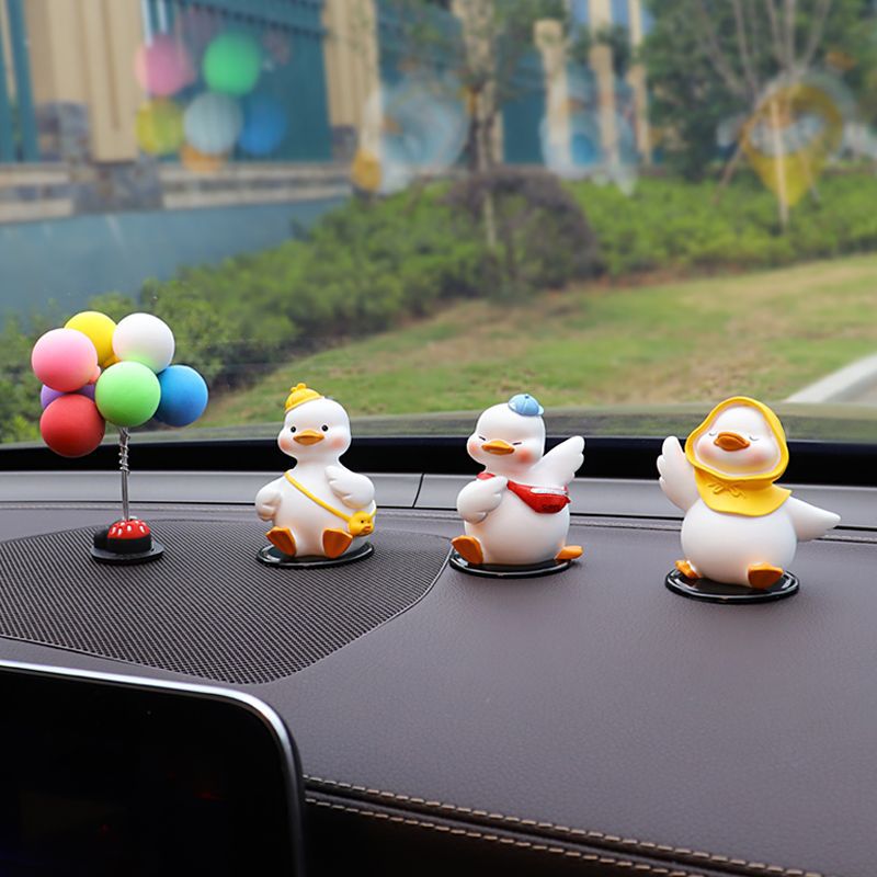 Décoration de tableau de bord de voiture créative et mignonne, petit canard tendance, décoration d'intérieur pour femmes_voghion.com