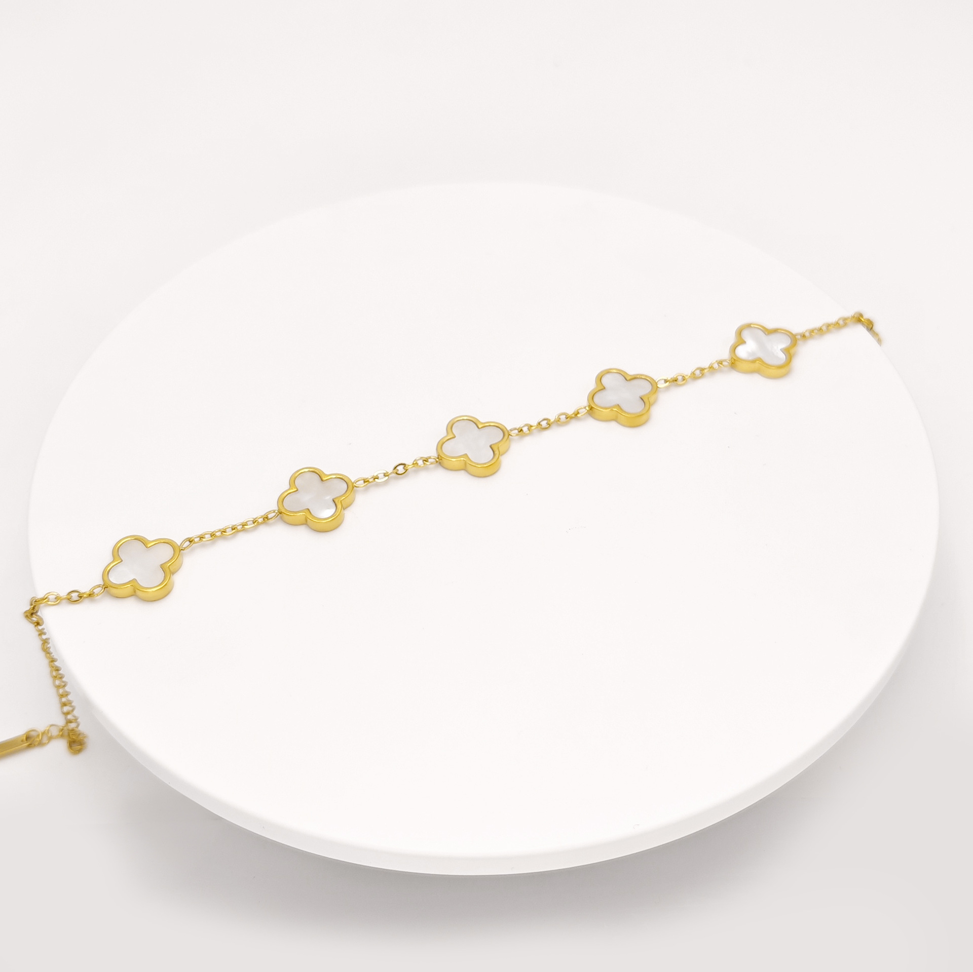 흰색 진짜 조개껍데기로 만든 금팔찌(양면꽃)