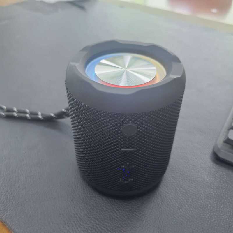 Qinseheheng A2 Outdoor Portable Led High-Power 5W Fabric Bluetooth Speaker Subwoofer Mp3 Card-Inserting Audio System