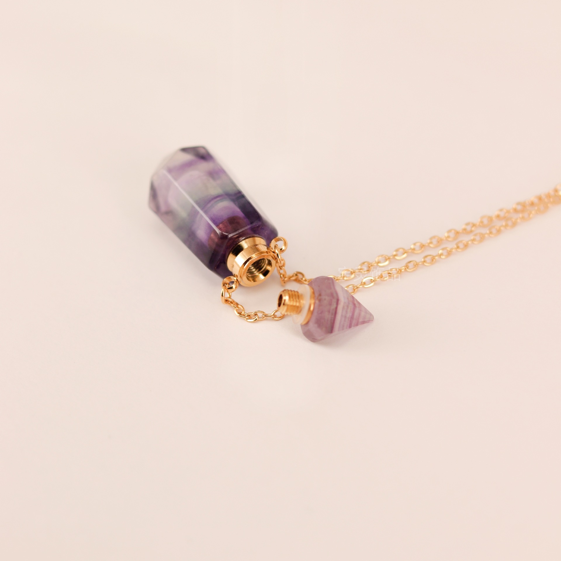 (2개) 국경 간 핫 세일 천연 크리스탈 더블 포인팅 육각형 펜던트 아로마 테라피 병 에센셜 오일 병 유럽과 미국 패션 펜던트