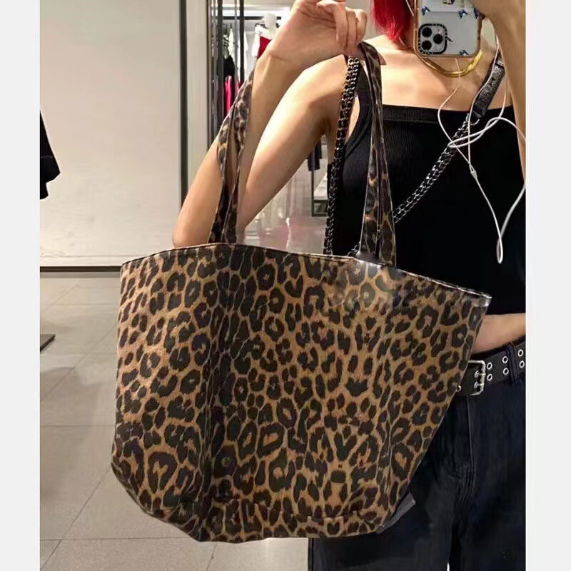 Spring New Leopard Shoulder Bag Tote Bag Super ins Free Style Large Capacity Shopping Bag College Student Tutoring Bag