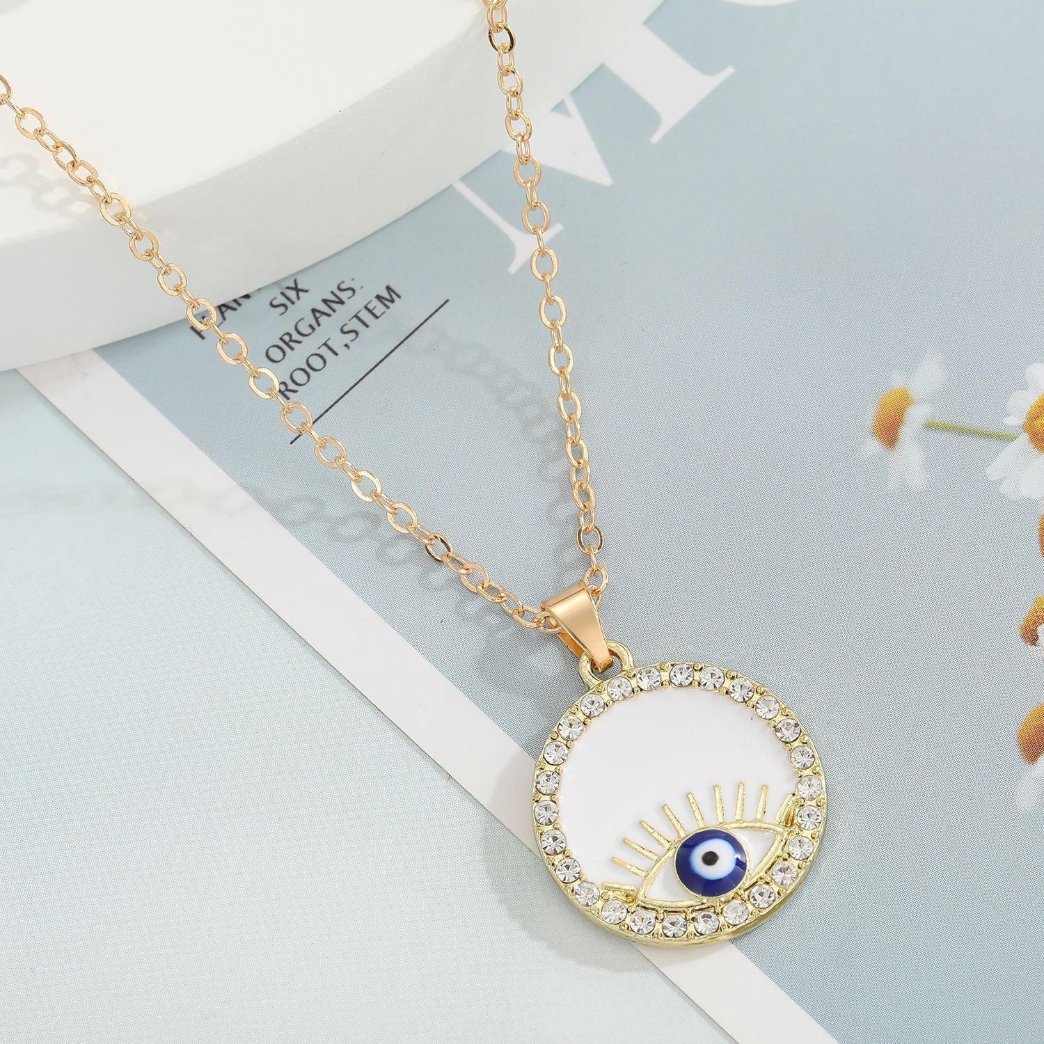 Europe and America Cross Border New Accessories Personality Fashion Black and White Eyelash Eyes Dia