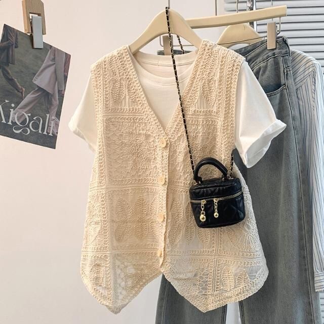 French-Style Lace Crochet Hollow-Out V-Neck Vest for Women, New Summer Style, Loose Fit, Slimming, Single-Breasted Outerwear French-Style Lace Crochet Hollow-Out V-Neck Vest for Women, New Summer Style, Loose Fit, Slimming, Single-Breasted Outerwear