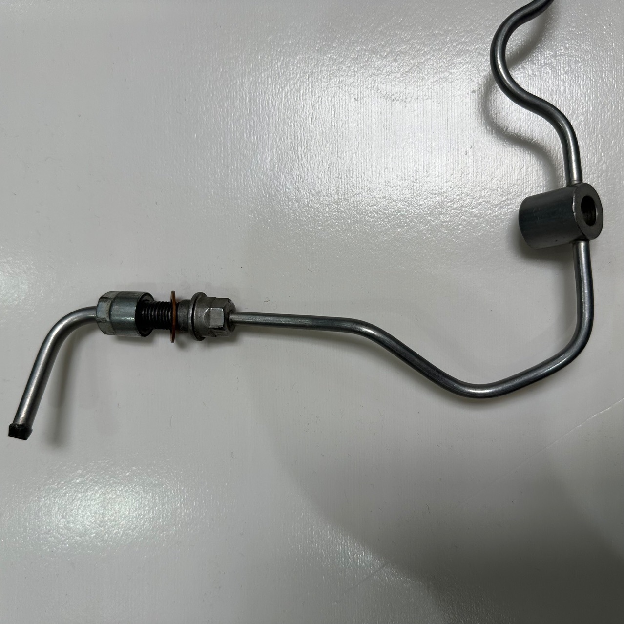 Car Fuel Return Pipe Is Suitable for D40 16671Eb30A 2.5 Yd25 High Pressure Oil Return Pipe