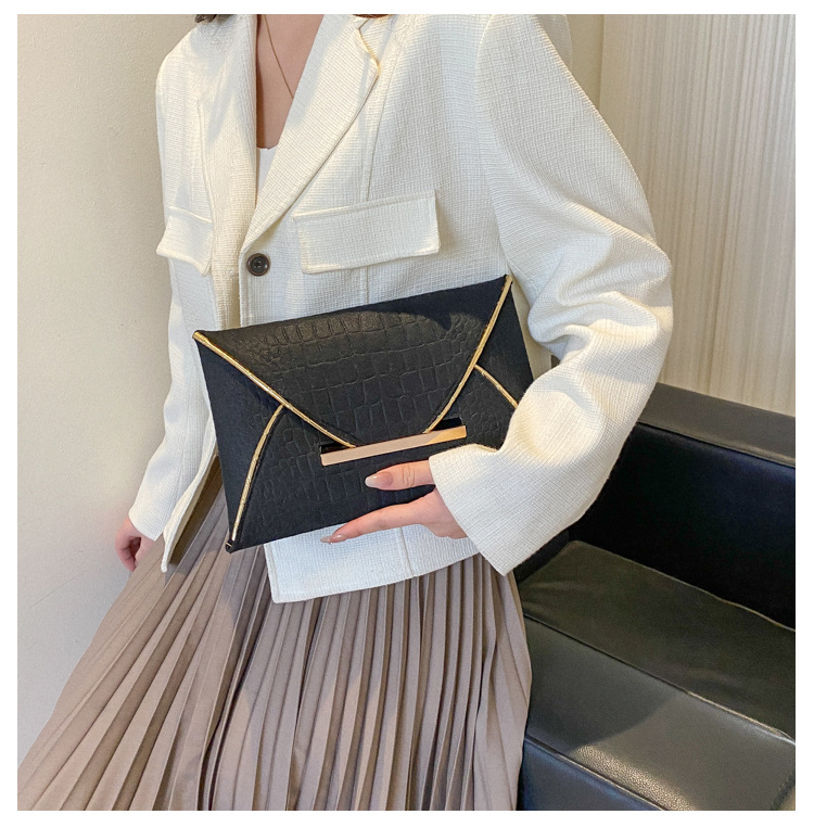 Foreign trade trend new envelope bag 2023 spring contrast color personalized clutch bag fashion simple foreign style women's bag_voghion.com