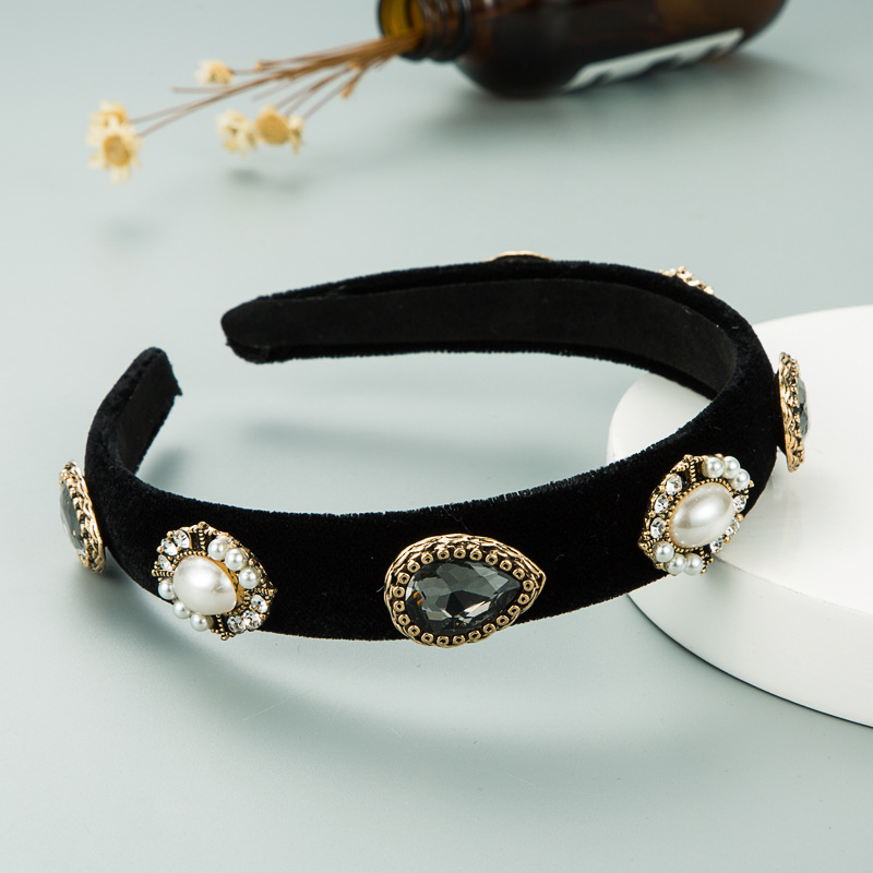 Retro Black Flannel Pearl Headband display picture 3