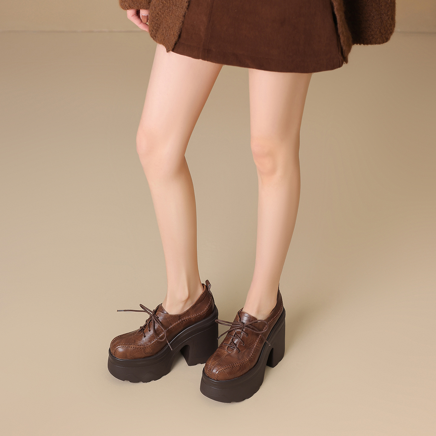 Giày cao gót nữ mũi tròn đế xuồng da bò phong cách Anh quốc, gót 12 cm — màu nâu