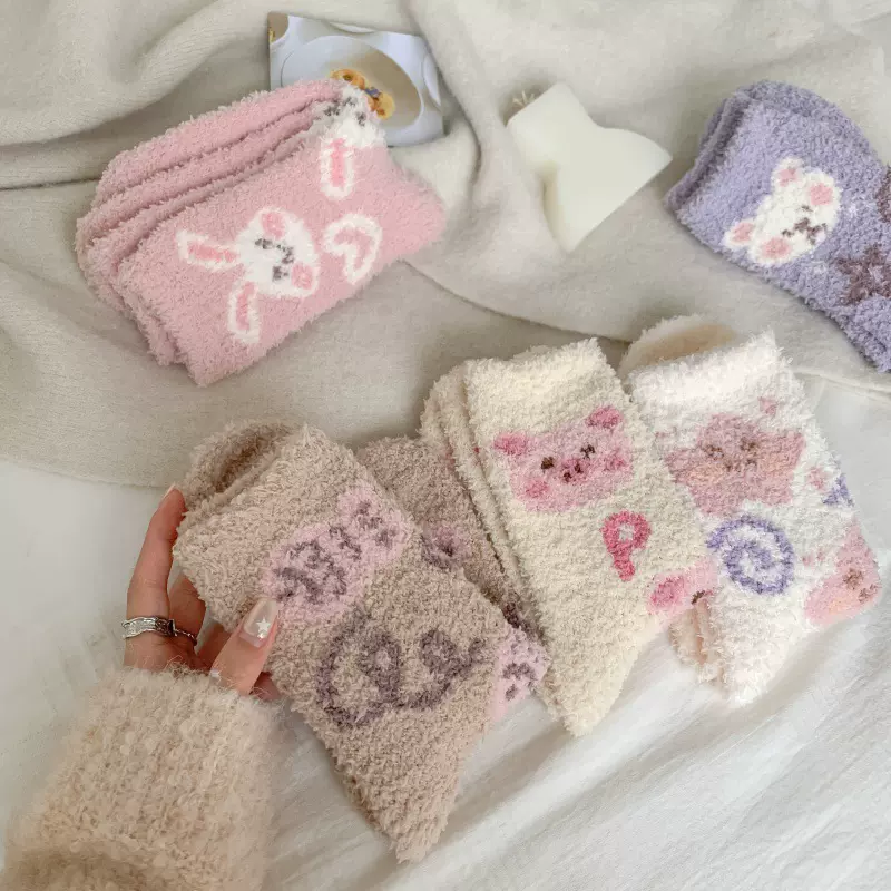 卡通插画珊瑚绒袜子女秋冬季中筒袜居家保暖睡眠地板袜加厚毛绒袜