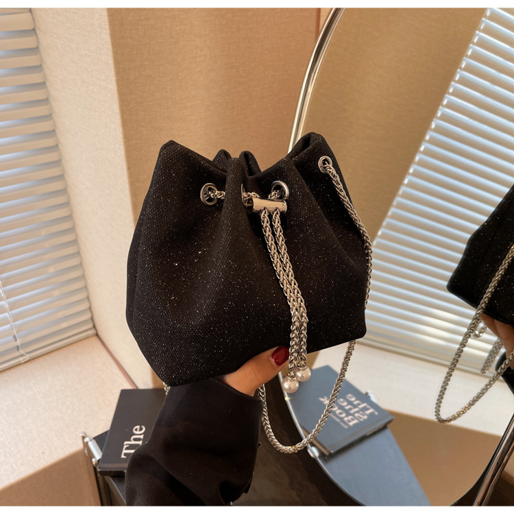 2024 Borsa a tracolla piccola con catena a secchiello versatile e alla moda con alta qualità e nuova borsa a tracolla unica e popolare_voghion.com