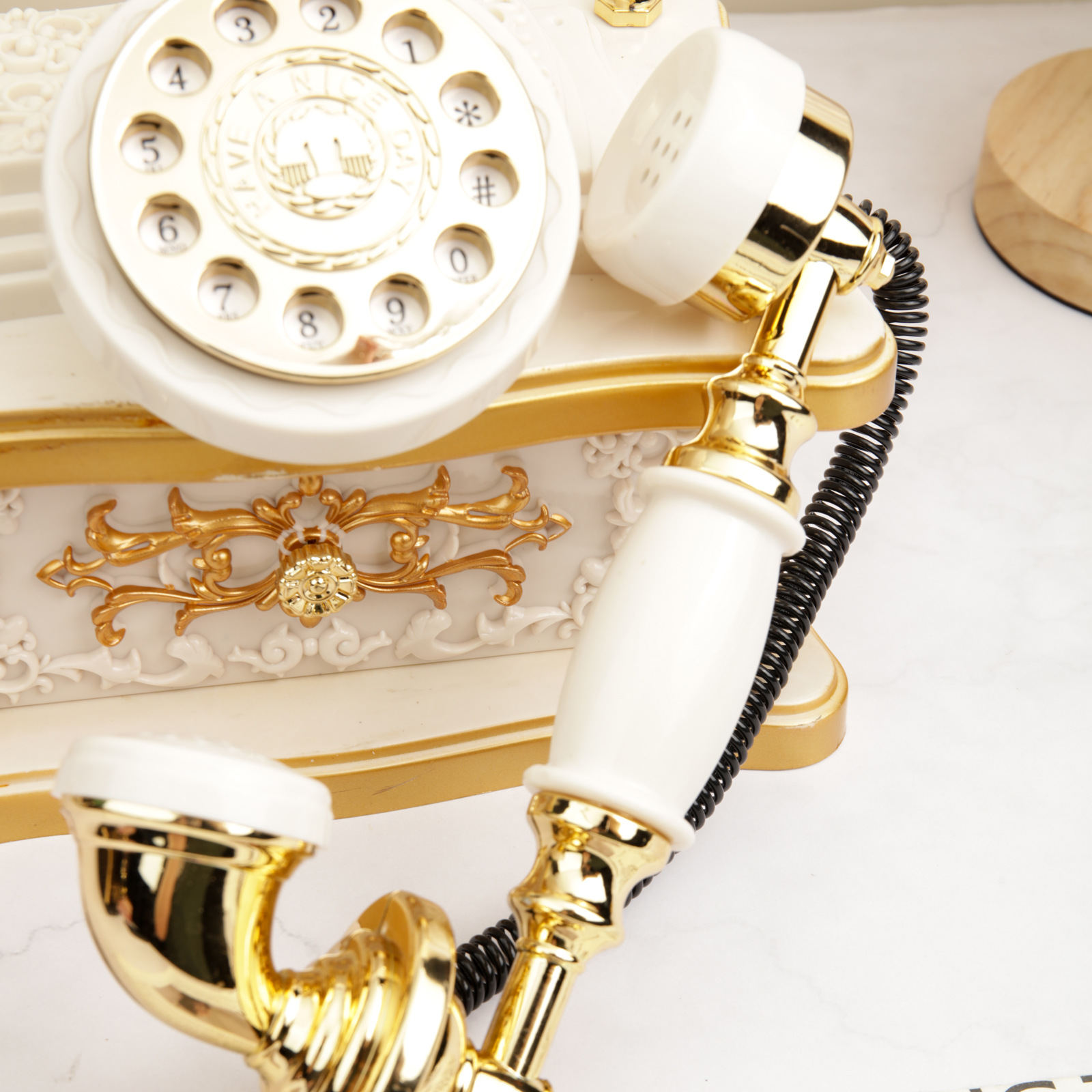 Teléfono con dial antiguo retro de alta gama, caja de música, caja de música, bar de almacenamiento de teléfonos de estilo europeo, cafetería, creatividad
