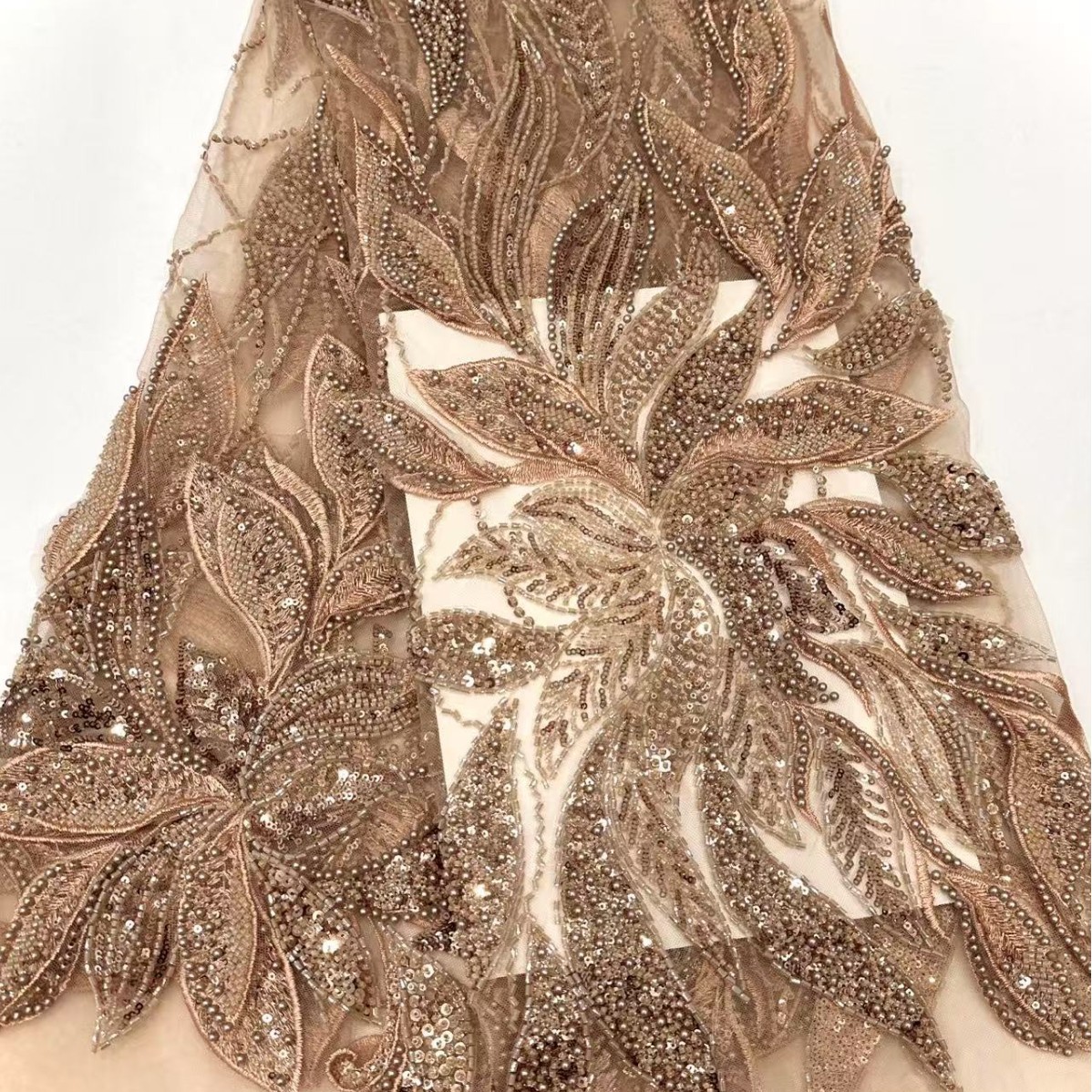 Industria pesada pétalos tridimensionales tubo de cuentas tela bordada vestido de novia de alto lujo cena vestido de moda tela bordada de cuentas de nicho