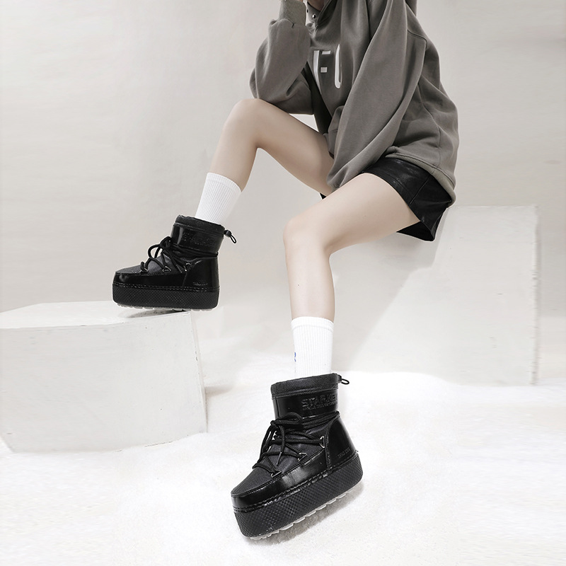 Botas lunares para padres e hijos de copos de nieve de nueve colores, suela gruesa fea y linda, manga de esquí cálida, venta al por mayor de una pieza