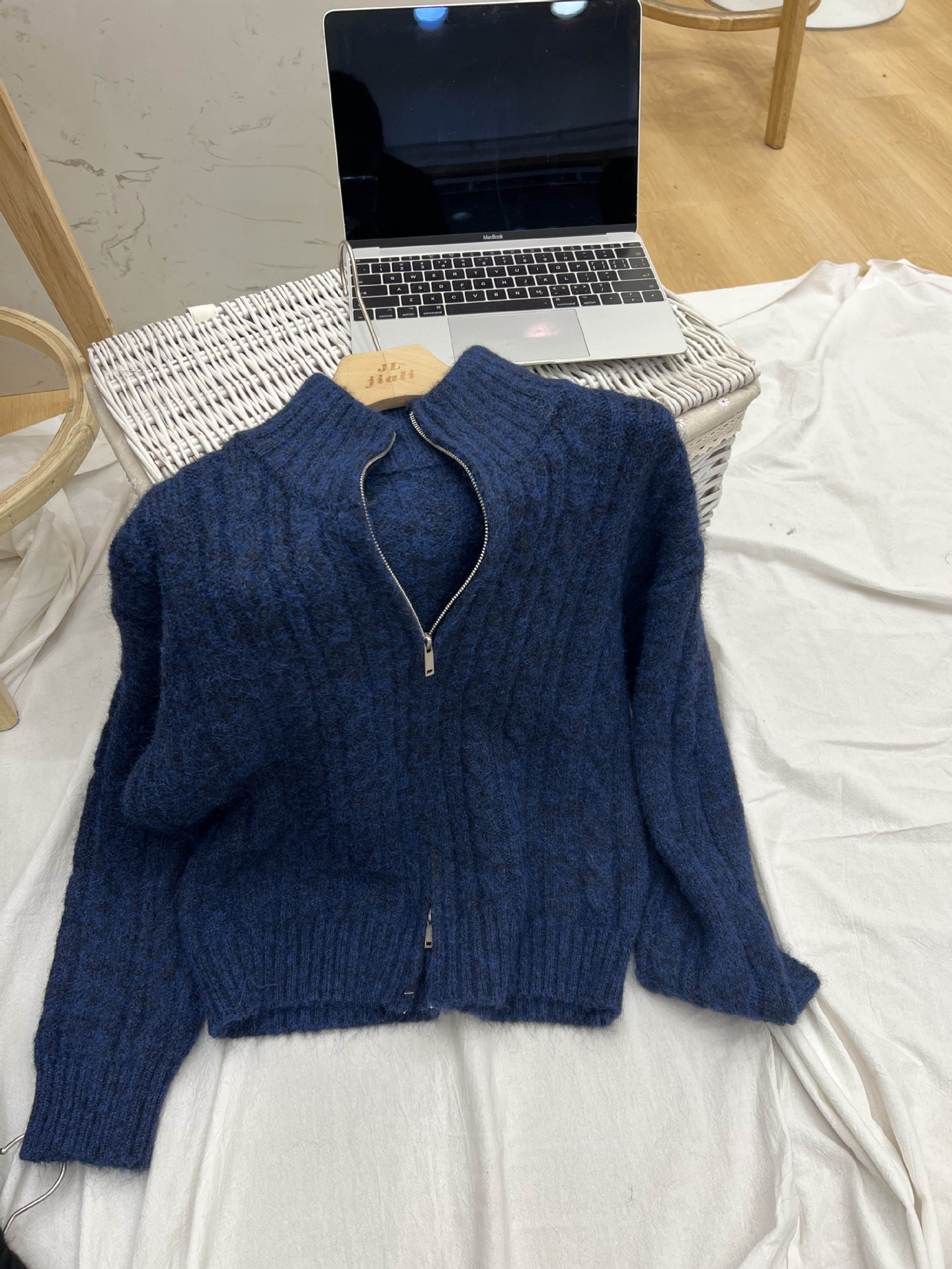 24 invierno Puyuan collar de pila retro flor trenzada lana tejido cardigan de color sólido de mujer coreana