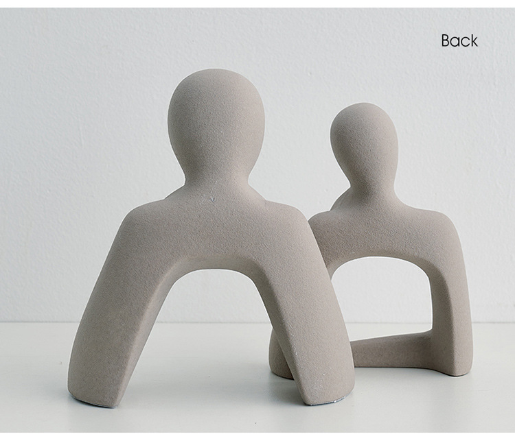 Couple Figurine 17