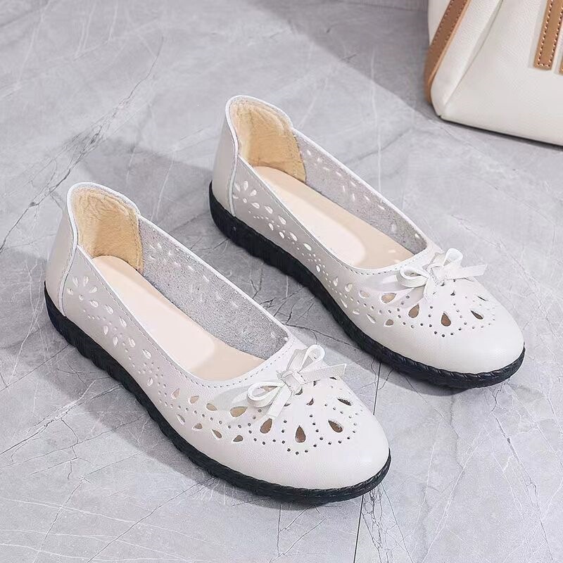 Hollow Breathable Clogs for Women, Non-Slip Leather Shoes, Middle-Aged and Elderly Sandals, New Summer Soft Leather Soft Sole Single Shoes, Grandma Shoes