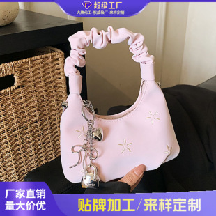 �羳С���OӋ�����Ů2026�¿�����ٴ�б����Ӱ��������С���