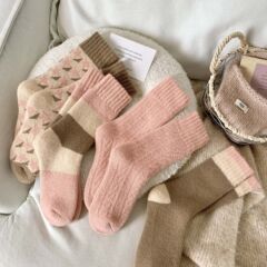秋冬の女性用テリーソックス、厚くて暖かいテリーミッドカーフソックス、日本のピンクの甘くてかわいい女の子の靴下