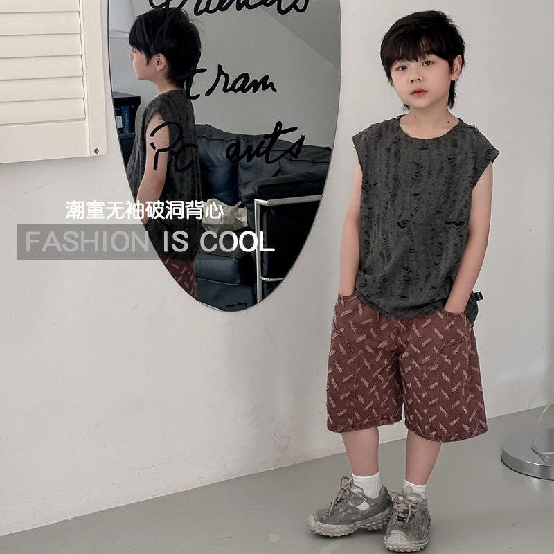 2024 nueva ropa para niños chaleco para niños retro agujero niño estilo occidental chaleco sin mangas camiseta suelta ropa para niños al por mayor